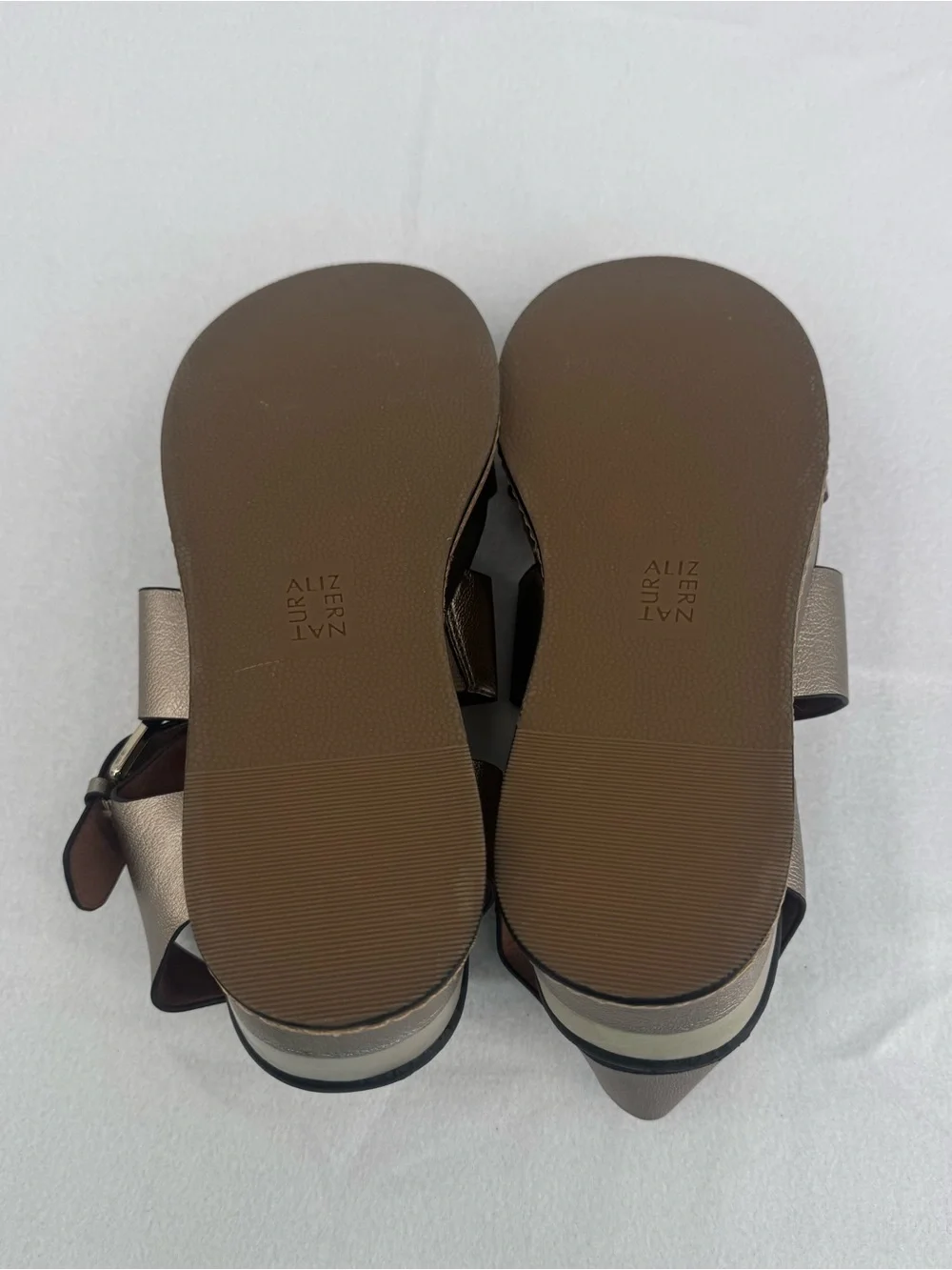 Naturalizer Women Metallic Gold Wide-Strap Platform Sandals with Buckle Size 9